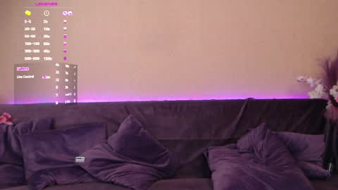 Snapshot of anna_bonbon chatting on April 25, 2026, 1:41 pm anna_bonbon online show from April 25, 2026, 1:41 pm