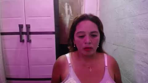 anna_leah online show from December 5, 2024, 2:11 pm