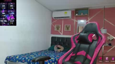 Snapshot of anna_lus1 chatting on December 22, 2024, 1:01 am lus online show from December 22, 2024, 1:01 am