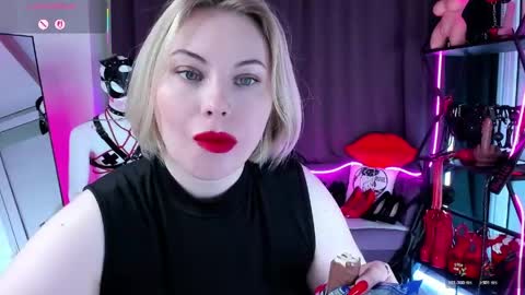Snapshot of anna_maxwell chatting on June 8, 2026, 2:12 am Anna online show from June 8, 2026, 2:12 am