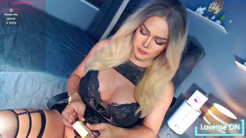 Miss Anna online show from March 25, 2026, 9:10 pm