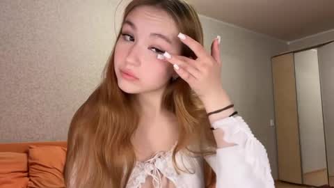 Snapshot of anna_raspberry chatting on April 29, 2026, 8:59 pm Anne online show from April 29, 2026, 8:59 pm