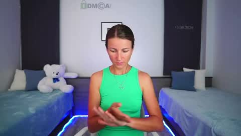 Snapshot of anna_shine_ chatting on May 16, 2026, 9:17 am Anna Shine online show from May 16, 2026, 9:17 am
