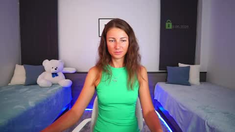 Snapshot of anna_shine_ chatting on May 16, 2026, 10:36 am Anna Shine online show from May 16, 2026, 10:36 am
