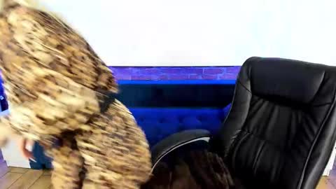 anna_snow9 online show from September 10, 2025, 6:41 pm