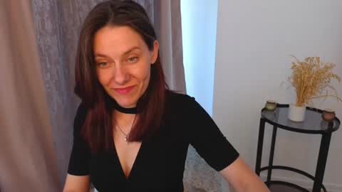 annaabels online show from September 9, 2025, 8:14 am