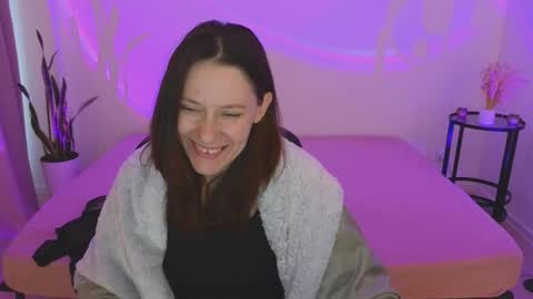 annaabels online show from October 14, 2025, 5:08 am