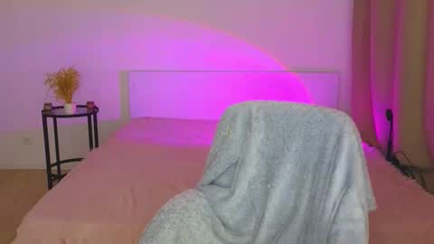 annaabels online show from October 23, 2025, 9:57 pm