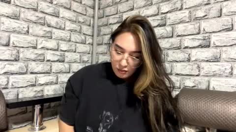 Sarah online show from October 1, 2025, 4:02 pm