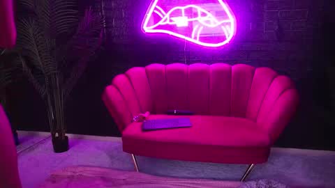 Anna online show from September 15, 2025, 4:01 am