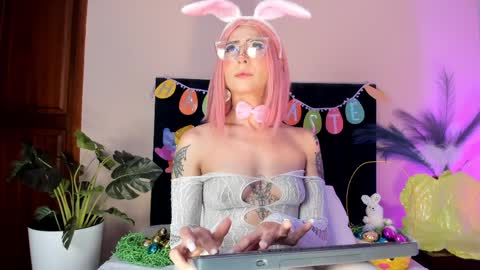 Anna Denver online show from April 7, 2026, 12:33 am