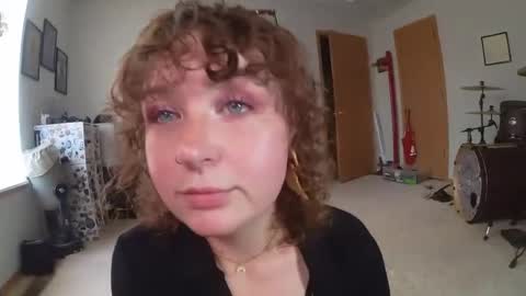 annarose999 online show from June 26, 2026, 10:58 pm