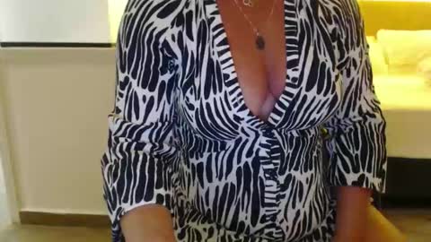 Snapshot of annastasiauk1982 chatting on September 12, 2025, 5:57 pm Annastasia hotwife to cuckold husband online show from September 12, 2025, 5:57 pm