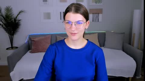 Snapshot of annathorne chatting on May 15, 2026, 8:43 am Im Anna online show from May 15, 2026, 8:43 am