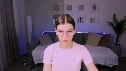 Im Anna online show from June 30, 2026, 4:24 am
