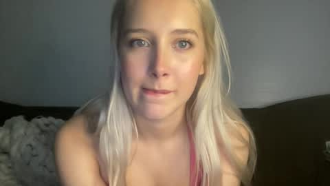 Snapshot of annaxbliss chatting on July 11, 2026, 3:09 am anna online show from July 11, 2026, 3:09 am
