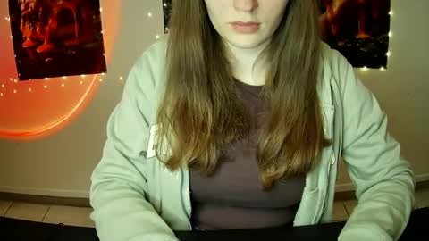 Bella online show from September 20, 2025, 9:10 am