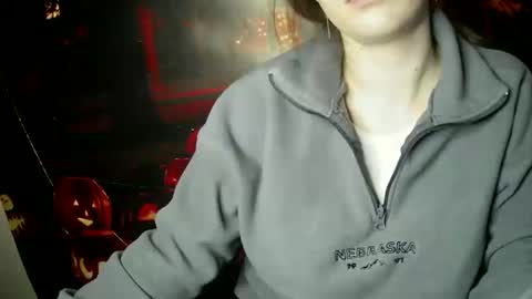 Bella online show from October 17, 2025, 5:15 pm