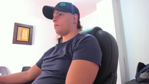 Snapshot of anndyhardy11 chatting on January 2, 2025, 2:35 pm Anndy Hardy online show from January 2, 2025, 2:35 pm