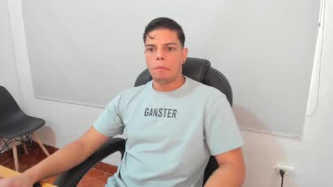 Snapshot of anndyhardy11 chatting on January 7, 2025, 1:14 pm Anndy Hardy online show from January 7, 2025, 1:14 pm