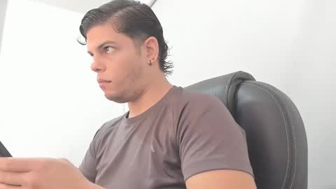 Snapshot of anndyhardy11 chatting on January 22, 2025, 1:53 pm Anndy Hardy online show from January 22, 2025, 1:53 pm