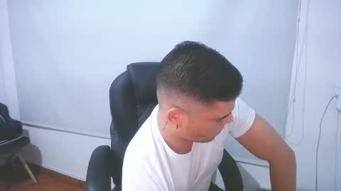 Snapshot of anndyhardy11 chatting on February 24, 2025, 12:59 pm Anndy Hardy online show from February 24, 2025, 12:59 pm