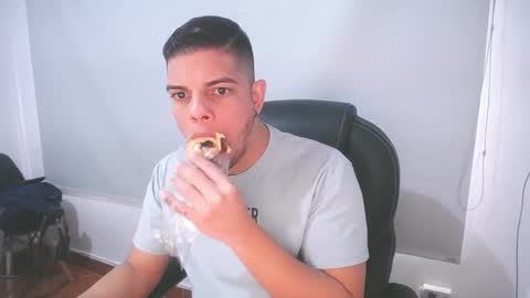 Snapshot of anndyhardy11 chatting on February 25, 2025, 3:27 pm Anndy Hardy online show from February 25, 2025, 3:27 pm