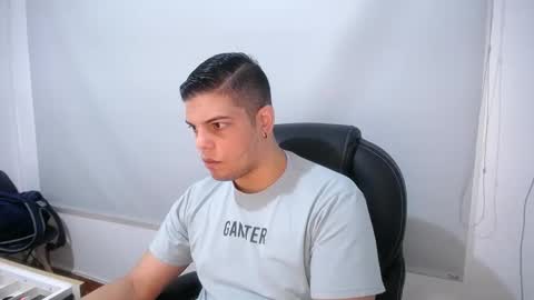 Snapshot of anndyhardy11 chatting on March 7, 2025, 12:23 pm Anndy Hardy online show from March 7, 2025, 12:23 pm