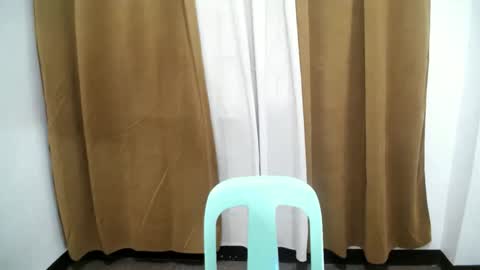 anne_chanelx online show from November 27, 2025, 4:47 am