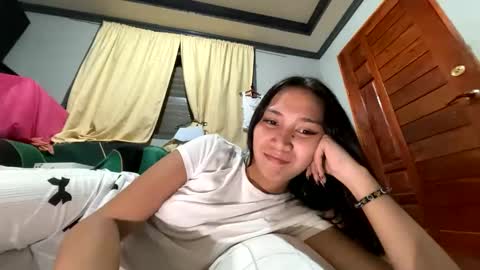 anne_chanelx online show from April 6, 2026, 5:25 pm