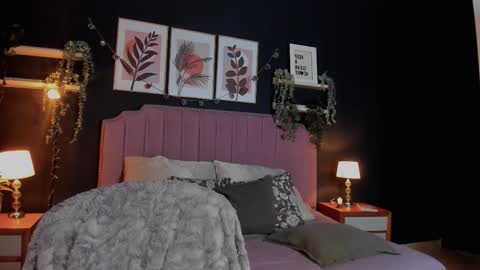 anne_cherrydh online show from January 6, 2026, 3:43 am