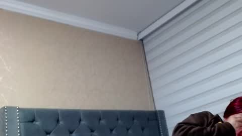 Snapshot of anne_julienne chatting on July 18, 2026, 1:21 am online show from July 18, 2026, 1:21 am