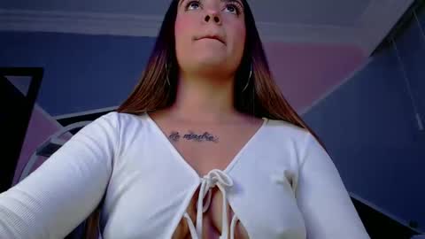 Anne  online show from December 27, 2024, 8:07 pm