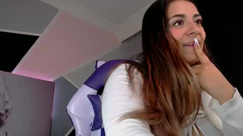 Anne  online show from January 4, 2025, 6:19 pm