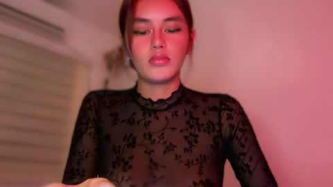 Snapshot of annedee_ chatting on April 7, 2026, 7:58 pm Kim online show from April 7, 2026, 7:58 pm