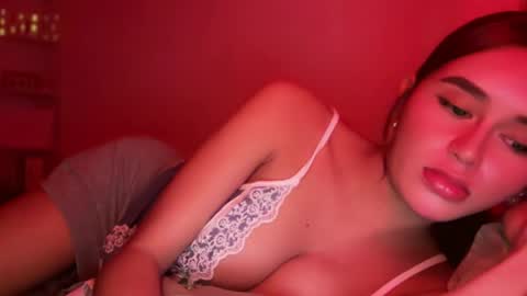 Snapshot of annedee_ chatting on April 19, 2026, 6:10 pm Kim online show from April 19, 2026, 6:10 pm
