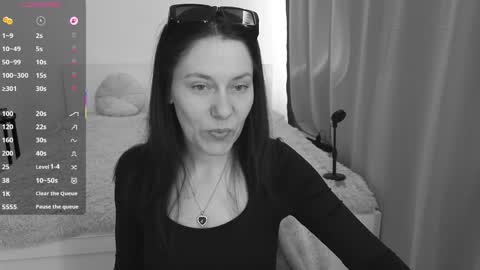 Annemorie online show from April 8, 2026, 5:51 am