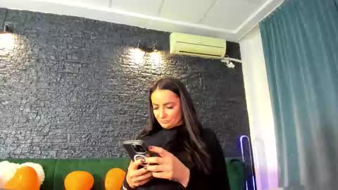 annesins online show from November 2, 2025, 7:05 pm