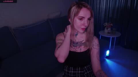 Annet online show from October 10, 2025, 8:35 am