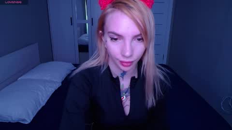 Snapshot of annetenet chatting on May 22, 2026, 7:37 am Annet online show from May 22, 2026, 7:37 am