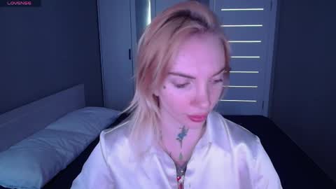 Snapshot of annetenet chatting on May 30, 2026, 9:28 am Annet online show from May 30, 2026, 9:28 am