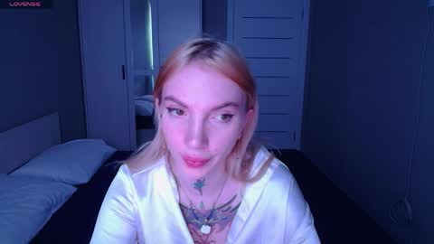 Snapshot of annetenet chatting on June 4, 2026, 8:31 am Annet online show from June 4, 2026, 8:31 am