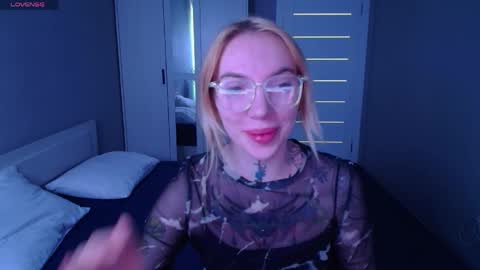 Snapshot of annetenet chatting on June 7, 2026, 9:24 am Annet online show from June 7, 2026, 9:24 am