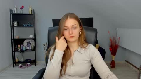 annewilsonn online show from March 5, 2026, 5:25 am