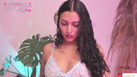 Angel online show from November 9, 2025, 2:59 pm