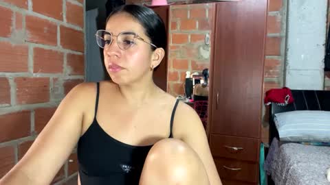 Snapshot of anngela01 chatting on October 3, 2025, 3:47 am anngela online show from October 3, 2025, 3:47 am