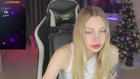 Annie online show from January 8, 2025, 7:56 pm