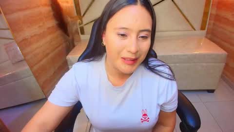 Snapshot of annie__r chatting on October 3, 2025, 7:55 pm annie__r online show from October 3, 2025, 7:55 pm