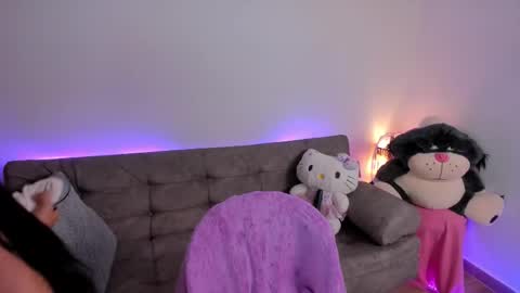 annie_barozzi online show from February 11, 2026, 10:42 am