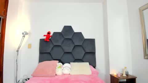 Annie online show from January 10, 2025, 5:34 pm